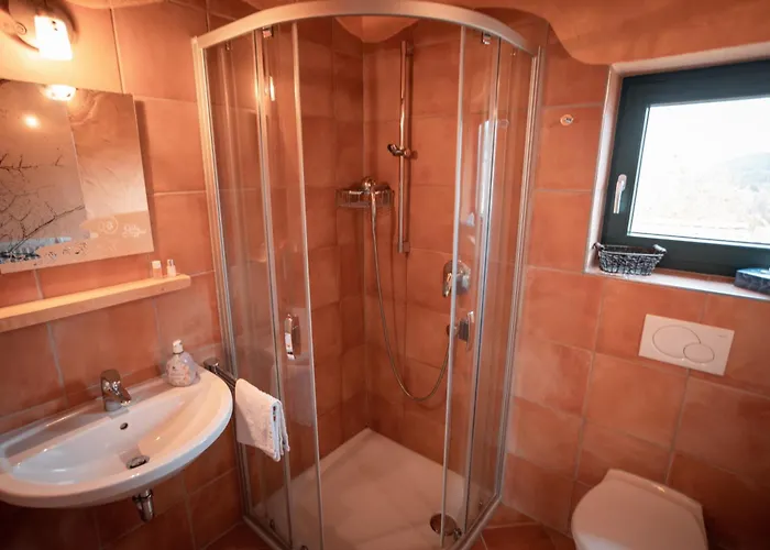 Suedlaendisches Mit Hauseigener Sauna בית נופש *